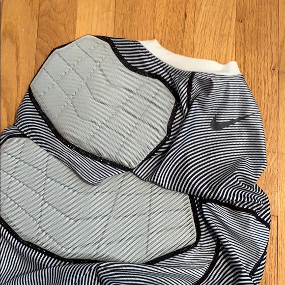 Nike Pro Combat Protective Shirt - Picture 3 of 3